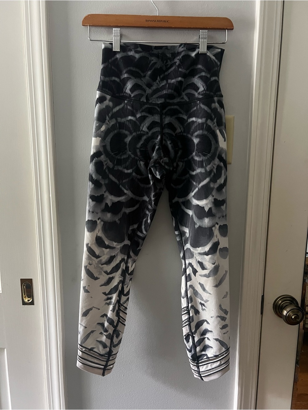 lululemon athletica Black & Gray Patterned High-Rise Leggings